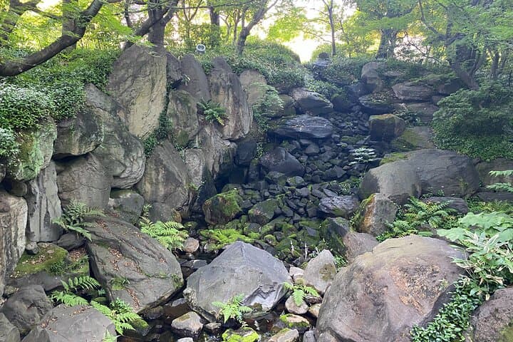 Osaka Stroll Retro Cafes and Timeless Sights — photo 17