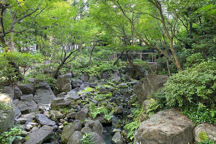 Osaka Stroll Retro Cafes and Timeless Sights — photo 19