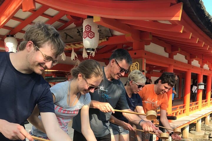 Miyajima World Heritage Torii Kayak Tour — photo 11