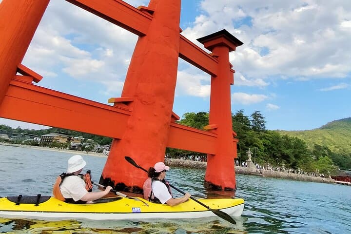 Miyajima World Heritage Torii Kayak Tour — photo 16