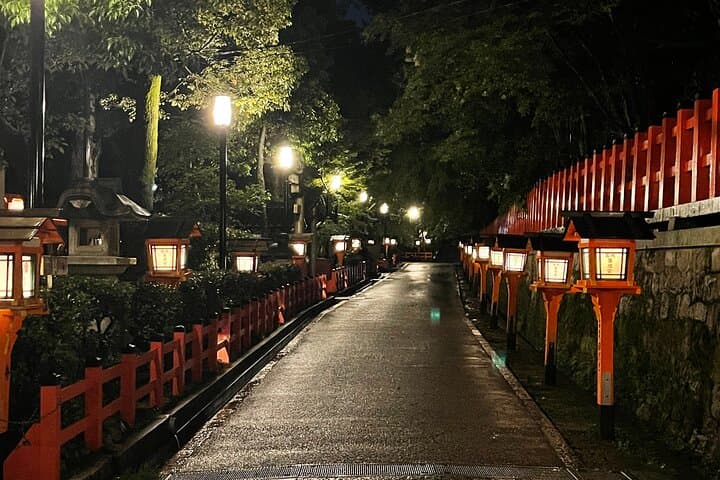 Gion Night Tour Stories of Geisha and Maiko — photo 7