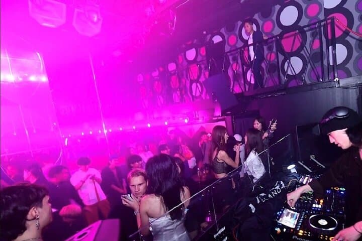 Osaka Dotonbori: CHEVAL Nightclub Ticket & Drinks (Foreign Only) — photo 5