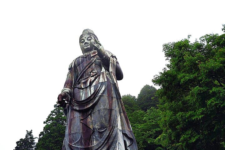 Nara: Discover a Giant Stone Buddha in the Forest Hills — photo 11