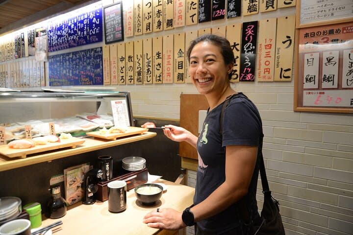 Food and Hidden Gems Tour in Shimbashi with a Private Local Guide — photo 7