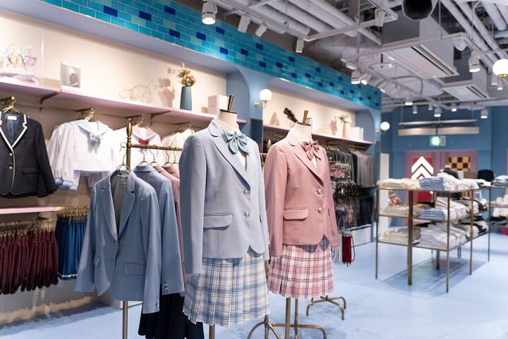Japanese High School Girl Uniform Rental Near Tokyo Disneyland — photo 4