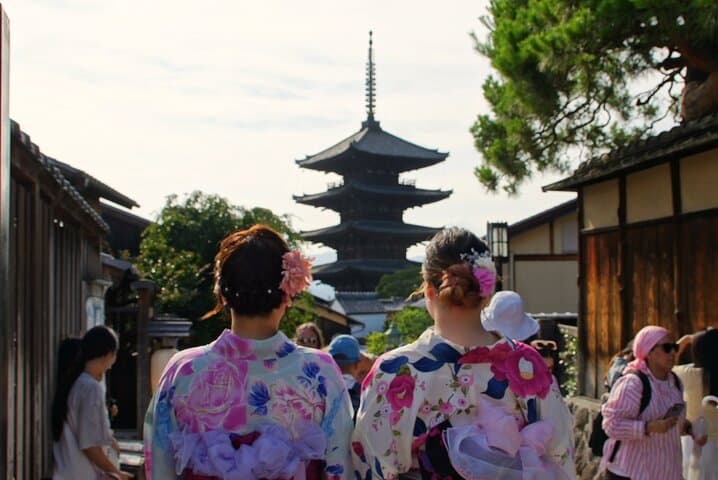 Kyoto: Gion and Geisha District Walking Tour — photo 2