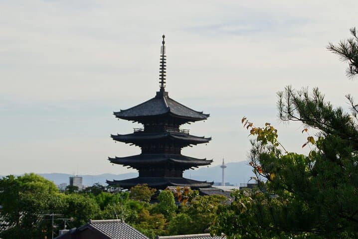 Kyoto: Gion and Geisha District Walking Tour — photo 12