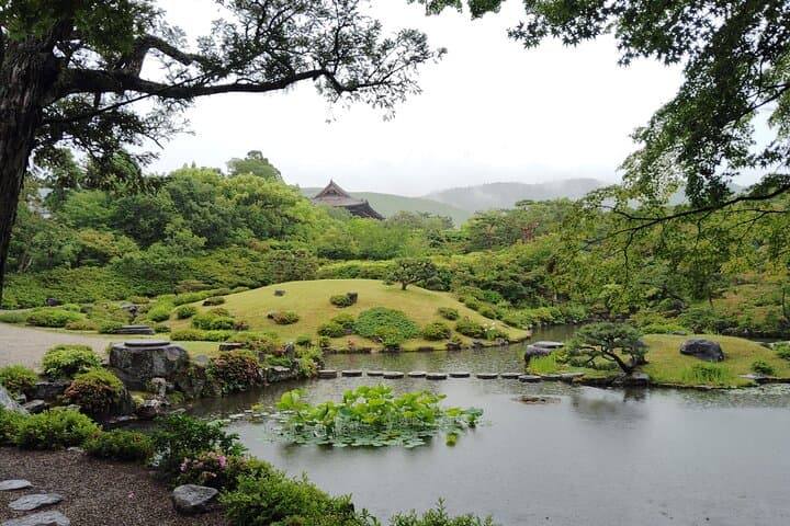 Nara: Isuien Garden Tour with Matcha Tea Experience — photo 8