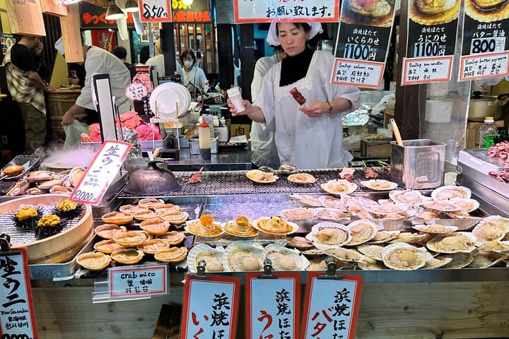 Kyoto on a Plate Custom Nishiki Market Food Tour with Local Guide — photo 16