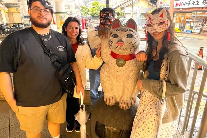 Tokyo: Gotokuji Lucky Cat Temple, Shinjuku Cat Cafe, 3D Giant Cat — photo 6