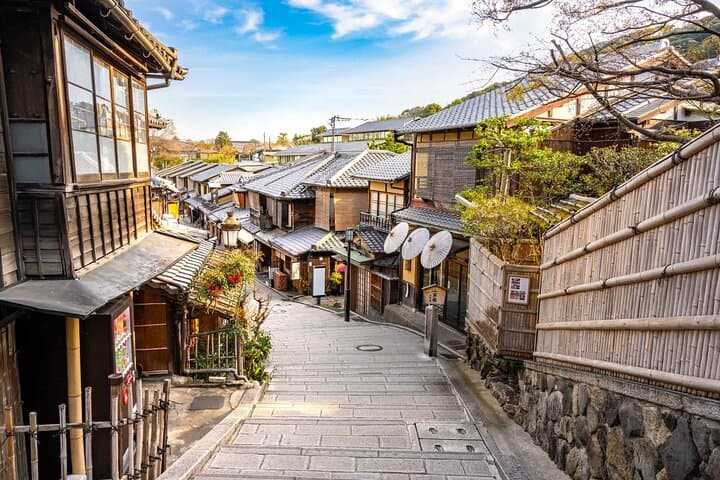 Kansai Shared Day Tour in Fushimi Inari Shrine and Kiyomizudera — photo 6
