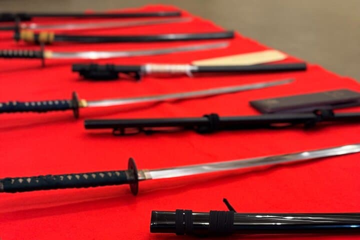 Katana Shopping with Professional Guidance in Kyoto — photo 2