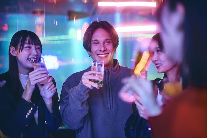 Tokyo: Shinjuku Guys' Night Out Tour (Eat, Drink, & Mingle)