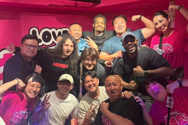 Drink to your heart's content with the Muscular Girls in Osaka — photo 12
