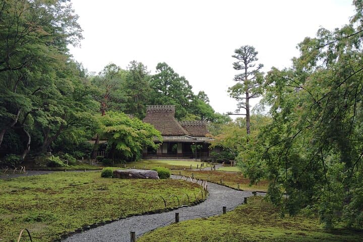 Nara: Yoshikien and Isuien Gardens Tour with Tea Tasting — photo 2
