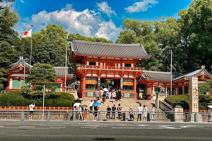 Kyoto: Gion and Geisha District Walking Tour — photo 4