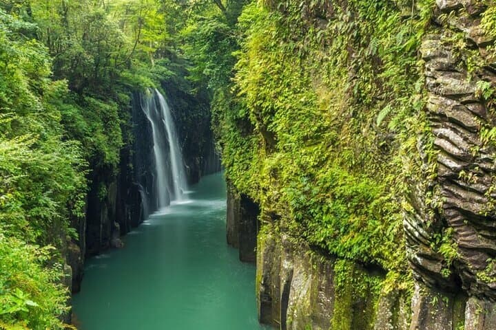 Takachiho Gorge, Shirakawa Suigen, Amanoiwato &Yasukawara Shrines — photo 3