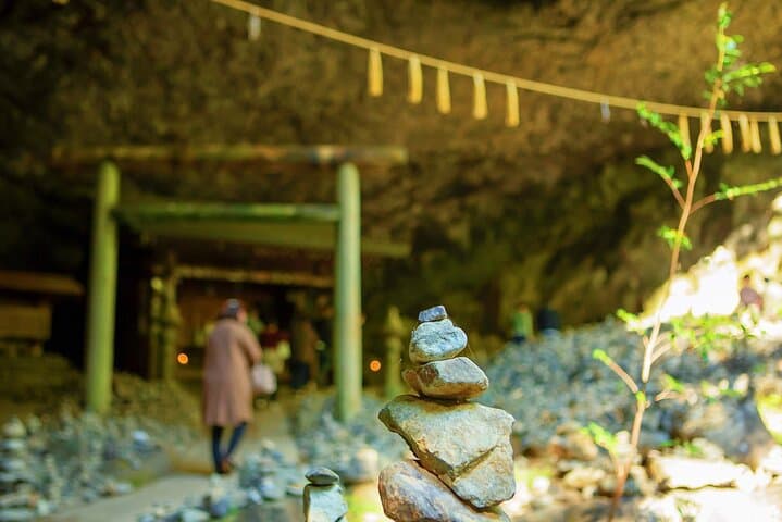 Takachiho Gorge, Shirakawa Suigen, Amanoiwato &Yasukawara Shrines — photo 13