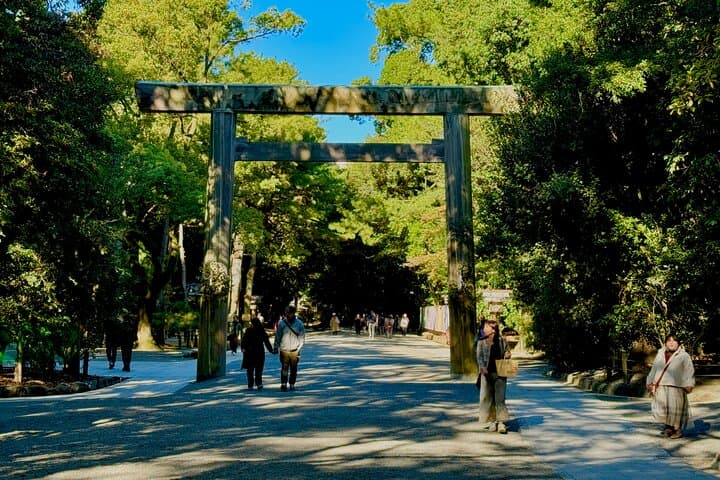 Guided Tour of Historic Atsuta Shrine and Sword Museum — photo 10
