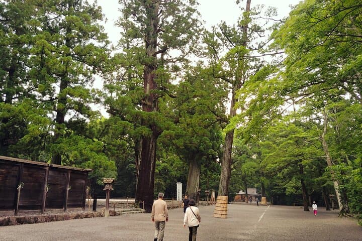Ise: Guided Geku and Naiku in the Sacred Pilgrimage Order — photo 5