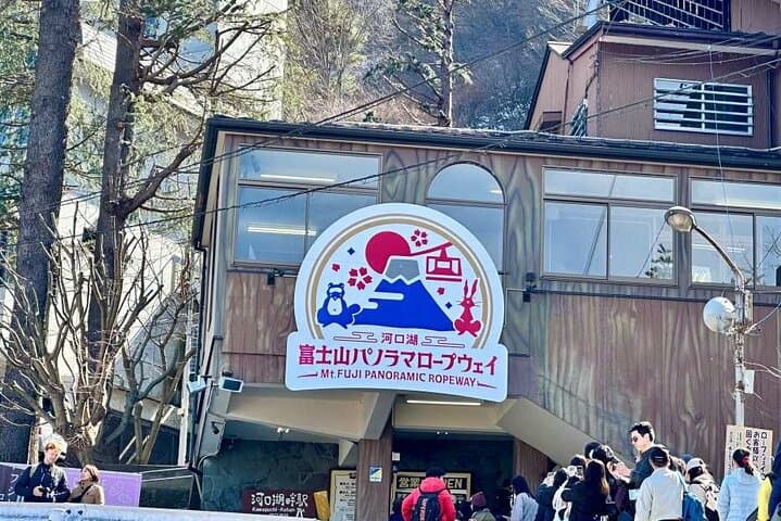 Mt. Fuji, Kawaguchiko, Oshino Hakkai and Sengen Park Day Tour — photo 9