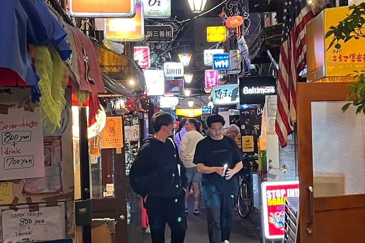 Tokyo Bar Hopping Tour in Shinjuku (All-You-Can-Drink + Dinner) — photo 11