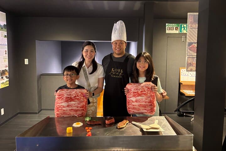 Kobe: 100% Personalized Tour with Local Student Guide — photo 14
