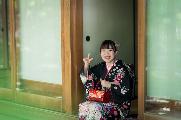 Kimono Elegance Experience & Professional Photoshoot in Fukuoka — photo 9