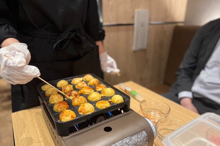 All-You-Can-Eat Takoyaki +All-You-Can-Drink +Karaoke in Dotonbori — photo 11