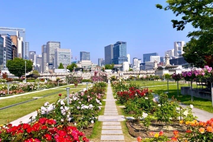 Osaka Highlights Retro Town and Castle Walk — photo 6