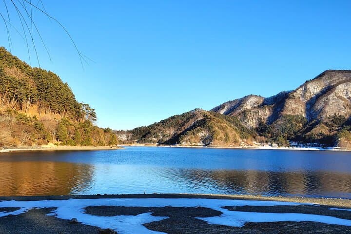 Mount Fuji Five Lakes Private Tour (Customizable) — photo 3