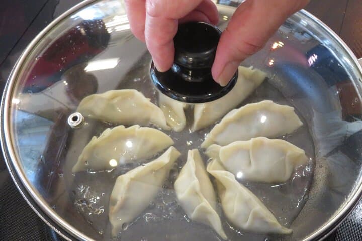 Small-Group Ramen & Gyoza Experience with Tokyo Mom (Vegan) — photo 19