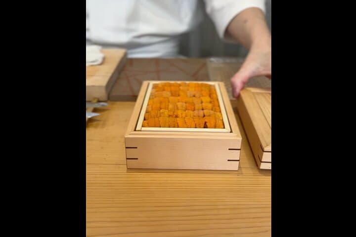 Luxury Sushi and Strolling Tour — photo 4
