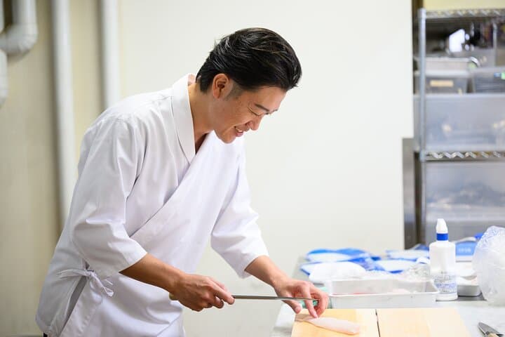 Follow a Sushi Chef’s Sourcing at Toyosu Market – A Special Tour — photo 4