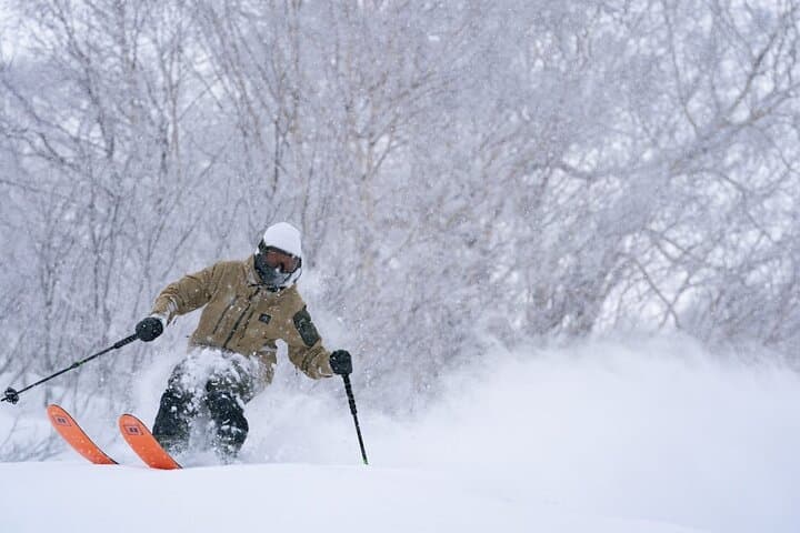 Autumn Leaves in AutumnSkiing in winterLet's go to Hoheikyo Onsen by private car (from Sapporo) — photo 9