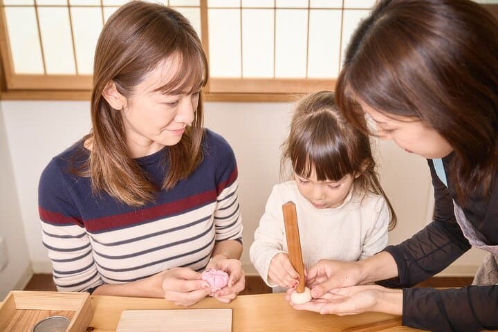 Traditional Japanese Sweets “Nerikiri” Experience with Matcha Tea — photo 2