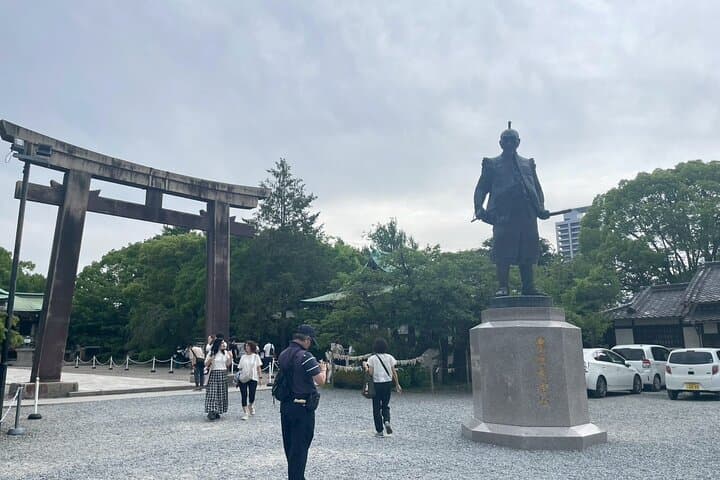 Osaka Full-Day Experience with Castle, Kushikastu and Temple — photo 10