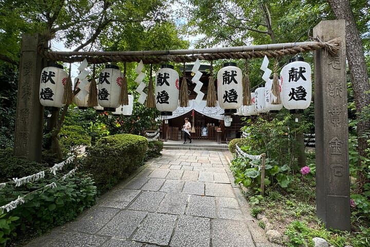 Osaka Oldest Temple, Shitennoji Private Guided Tour — photo 11