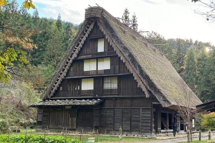 Hida Folk Village Guided Tour with Bus Transfer in Takayama — photo 10