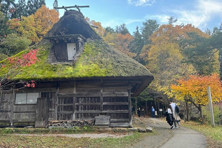 Hida Folk Village Guided Tour with Bus Transfer in Takayama — photo 5
