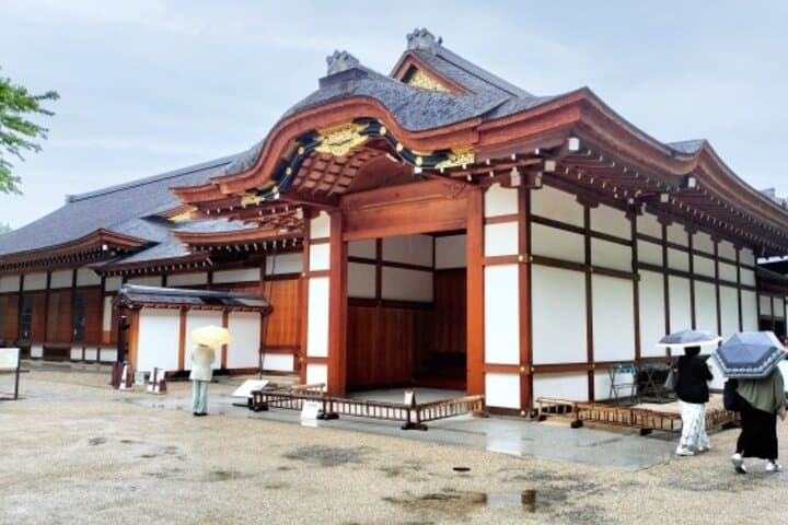 Nagoya Castle and Local Flavor Samurai Tales and Street Food Walk — photo 4