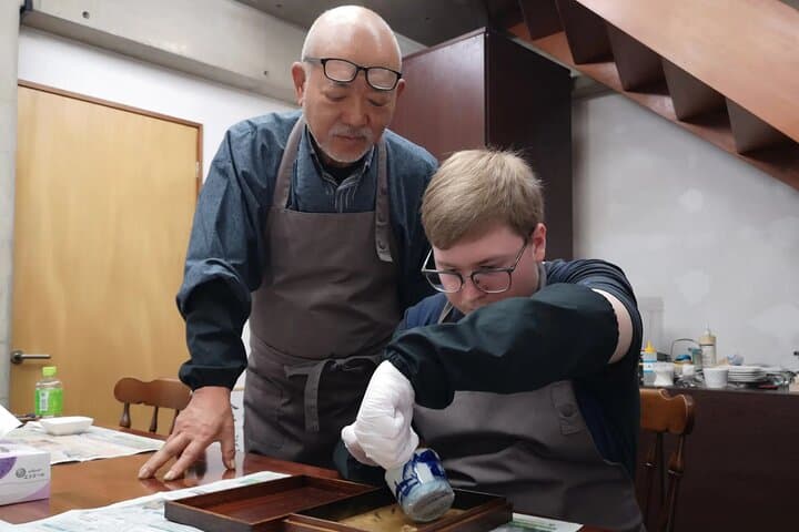 Traditional Kintsugi Workshop with a Master Craftsman — photo 10