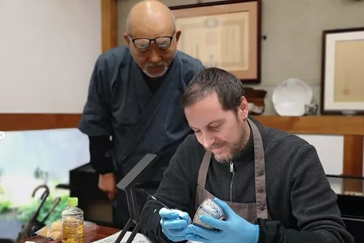 Traditional Kintsugi Workshop with a Master Craftsman — photo 9
