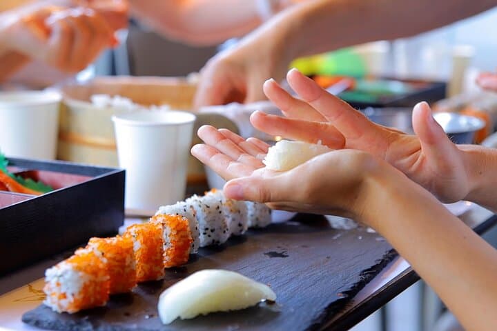 Sushi Making Tokyo with Traditional Rickshaw Ride Tour in Asakusa — photo 14