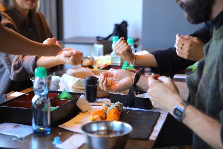 Sushi Making Tokyo with Traditional Rickshaw Ride Tour in Asakusa — photo 17