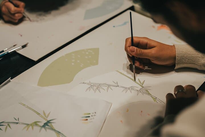 Private Kyoto Fan Painting & Edo-Style Tosenkyo Game Experience — photo 3