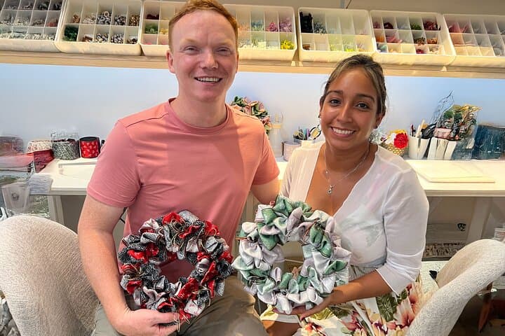 Handmade wreath experience using tatami mat edges in Tokyo — photo 1