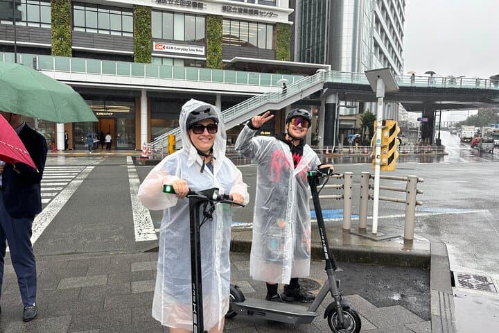 Tokyo: Private Shibuya E-Scooter Tour with Photo Stops — photo 7