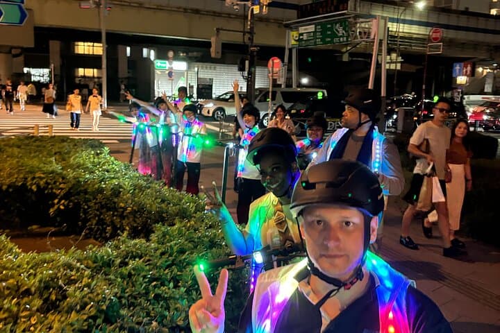 Tokyo: Private Shibuya E-Scooter Tour with Photo Stops — photo 6