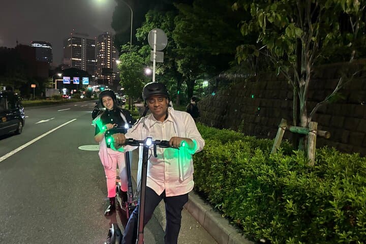 Tokyo: Private Shibuya E-Scooter Tour with Photo Stops — photo 10